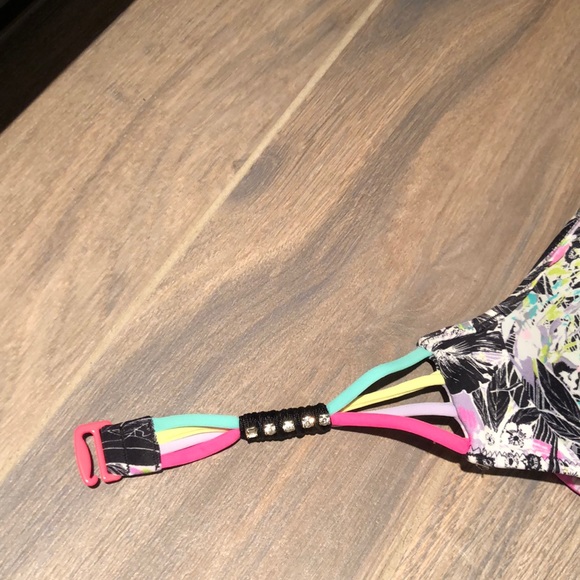 Victoria secret bathing suit top! - Picture 2 of 4